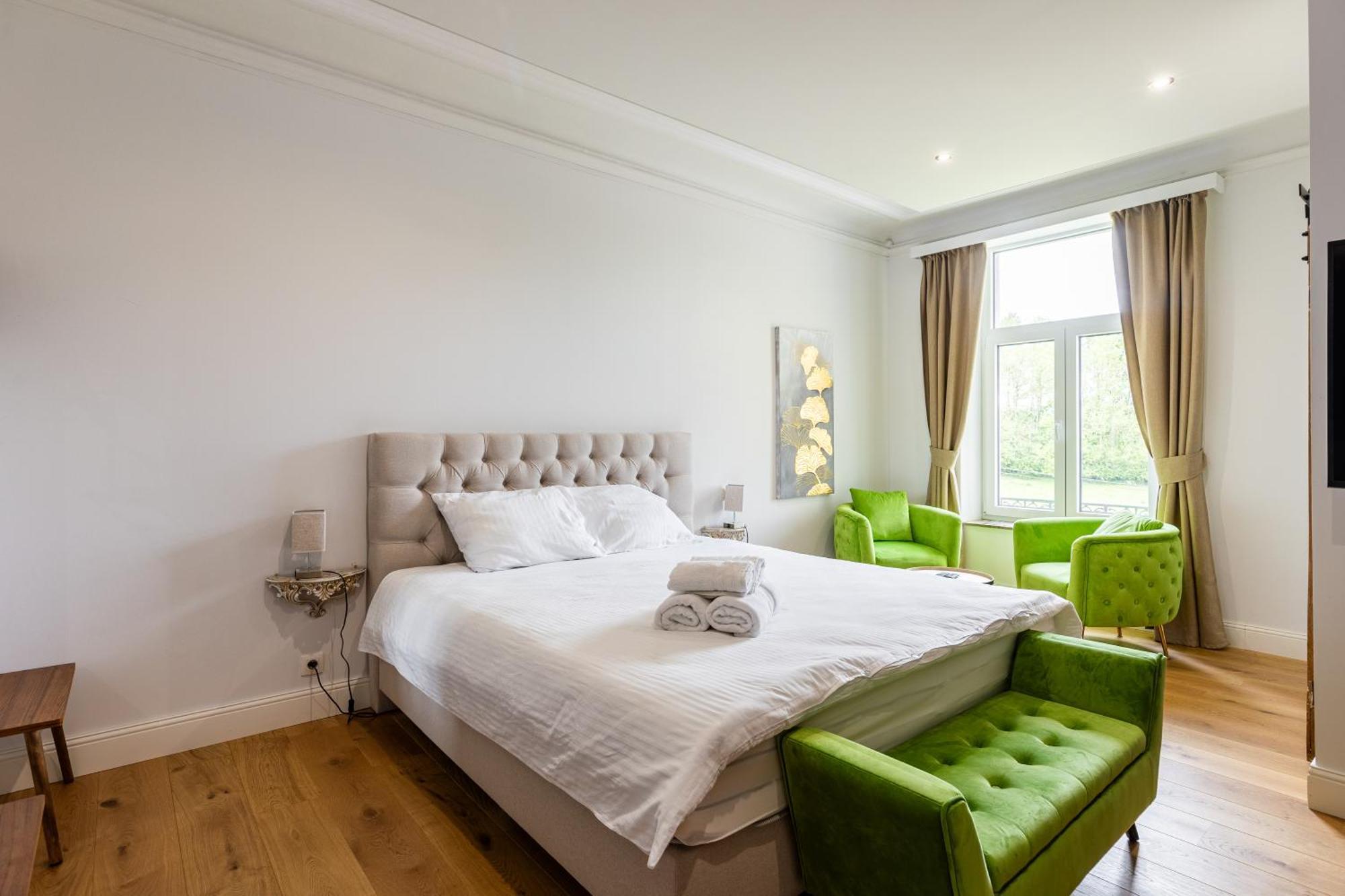 Nuit Magique Au Chateau De Saint Vitu 101 Tinlot Εξωτερικό φωτογραφία